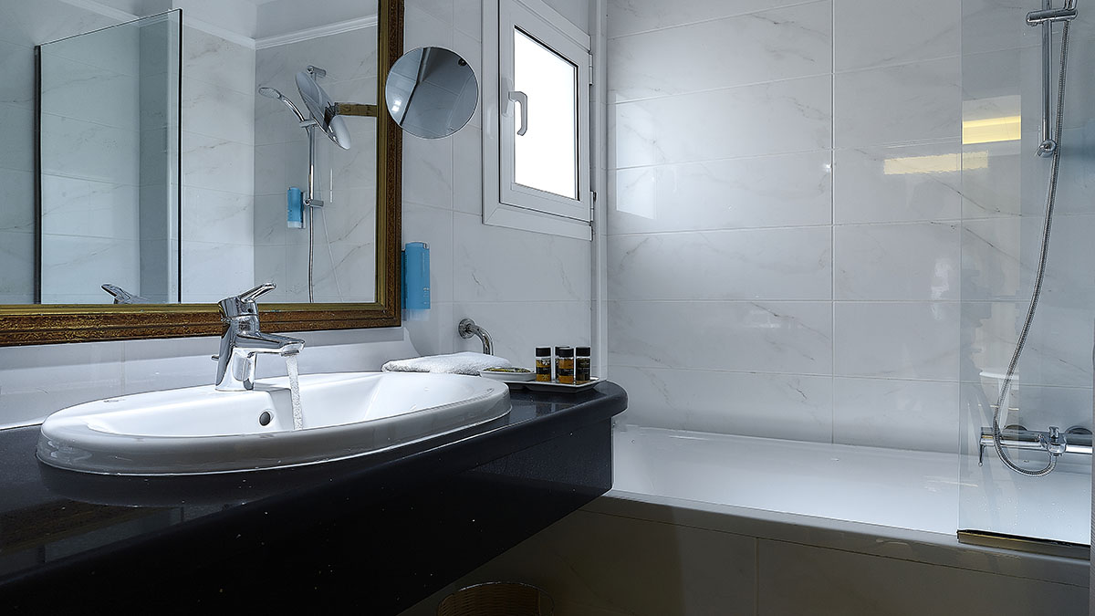 Alexander Beach Hotel & Village